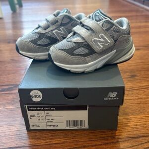 New Balance 990V6 toddler size 6 extra wide